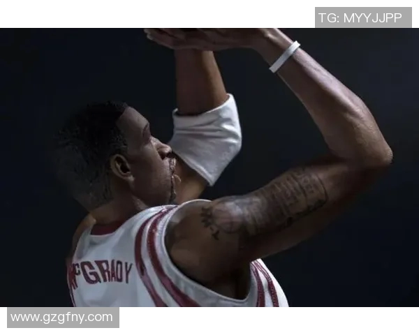 初来乍到的篮球明星们如何在新环境中迅速适应与崭露头角的故事